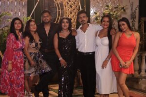 Ayushi Bhowmick Instagram - Special day🌸🎂♥️#ʜᴀᴘᴘʏʙɪʀᴛʜᴅᴀʏᴛᴏᴍᴇ #birthdaygirl #party #partyallnight#GangBang #lovelyday❤️