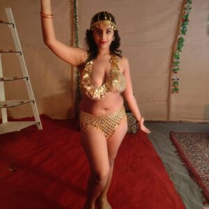 Ayushi Bhowmick Instagram - #Arabian Look 
#Golden 🧡🧡🧡
#✨✨✨✨✨✨💥💥💥
#💥💥💥💥💥💥💥💥💥💥💥💥💥