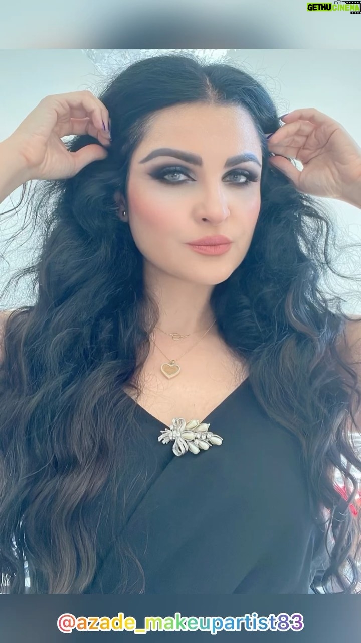 Azadeh Porbaha - 1.1K Likes - و اینم آموزش میکاپ اسموکی که قول داده بودم 😇
Training Smoky makeup
#eyeshadow @hudabeauty
#eyeliner @flormar_uae
#lipstick @maccosmetics
#foundation @narsissist
#mascara @kikomilanoarabia
@azade_makeupartist83
#smokyeyes #makeupworkshop #makeuptraining #freelancemakeupartist
#آموزش_میکاپ #اسموکی #آرایش #مکیاج_عروس