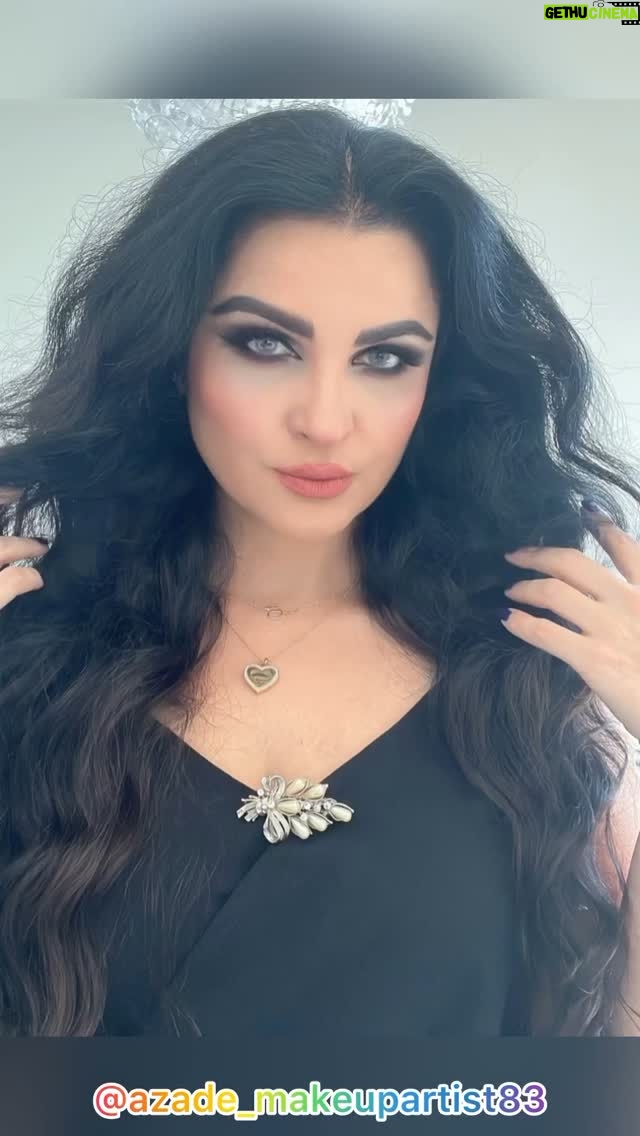 Azadeh Porbaha - 1.1K Likes - This Smoky make up that you asked me 🥰
The next video would be step by step this smoky make up “soon”😉
This most comfortable and nice colour lens @rosabellelenses
اینم میکاپ اسموکی که خیلی ازم خواسته بودی خصوصا ی دوست عزیز
به زودی پست بعدی آموزش این میکاپ 🫶🏻
@azade_makeupartist83
#arabmakeup #smokymakeup #smokyeyes #nationaldayemirates #greylens
#ماكياج #میکاپ