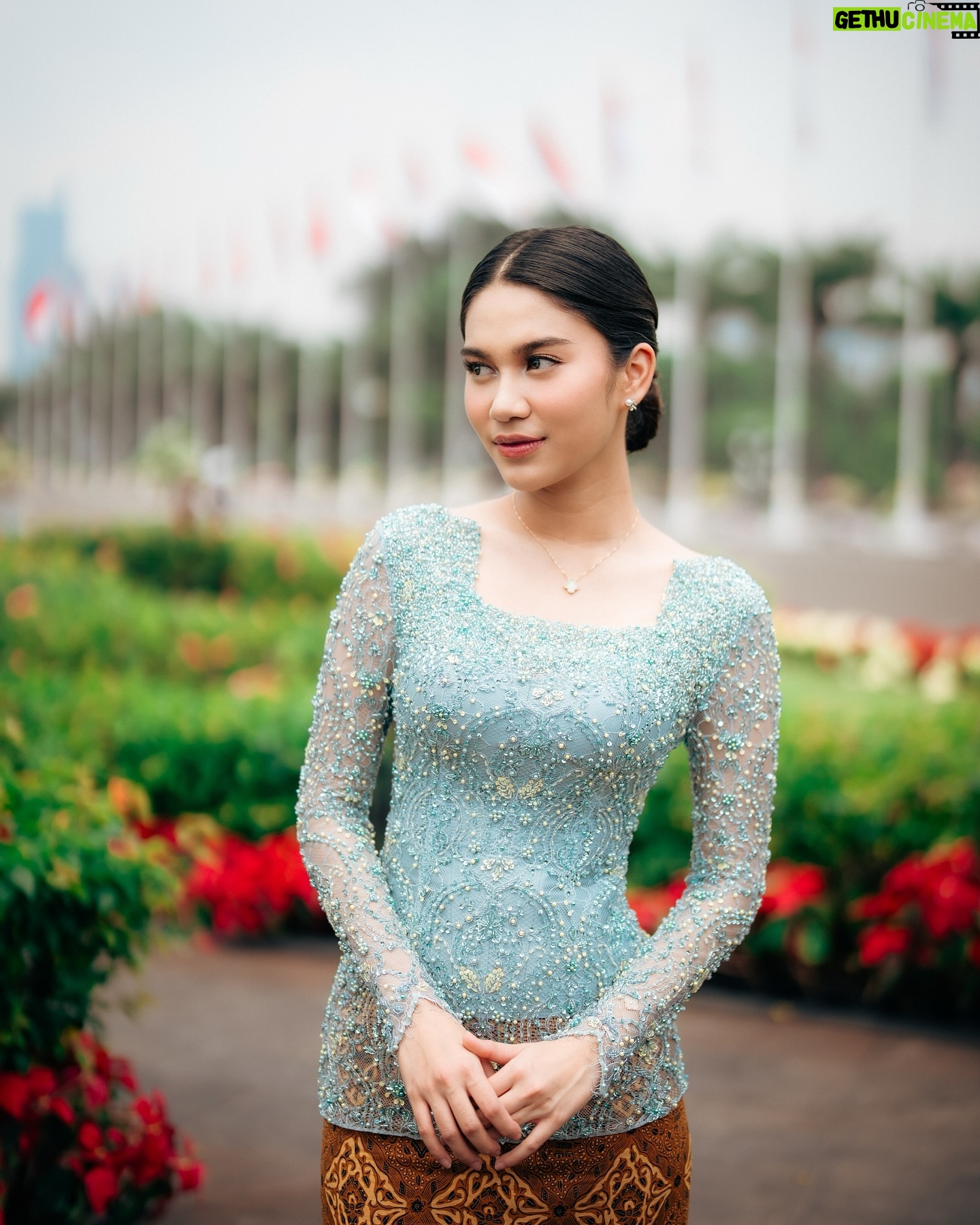 Azizah Salsha - 830.7K Likes - Selamat abii🤍🇮🇩