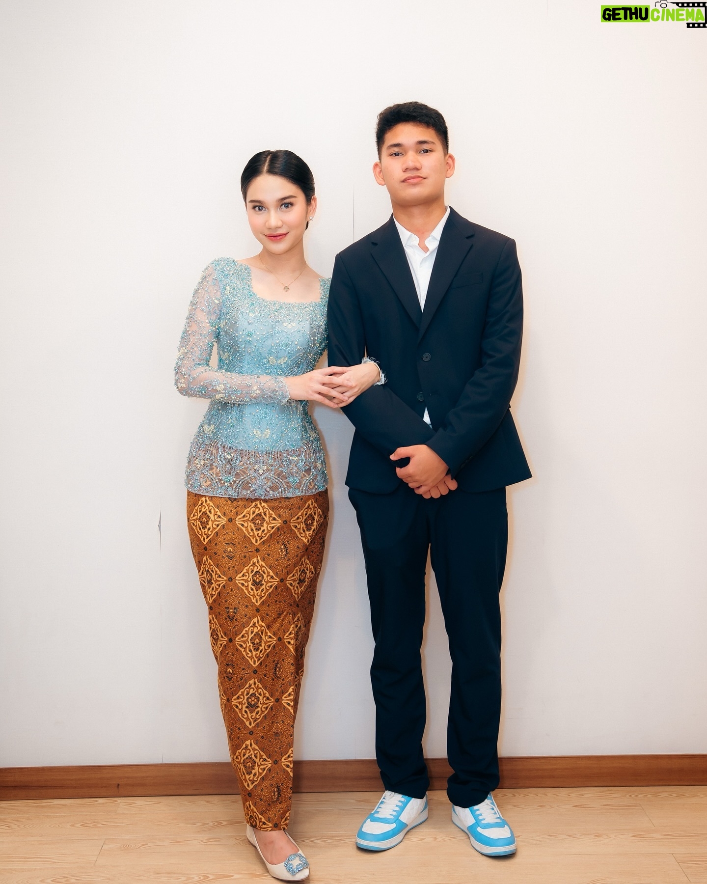 Azizah Salsha - 830.7K Likes - Selamat abii🤍🇮🇩