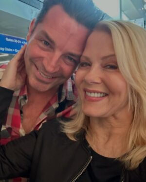 Barbara Niven Instagram - Look who I sat next to on the plane. Brennan Elliot himself! Fastest flight ever, we never stopped talking. Love this guy! ❤️