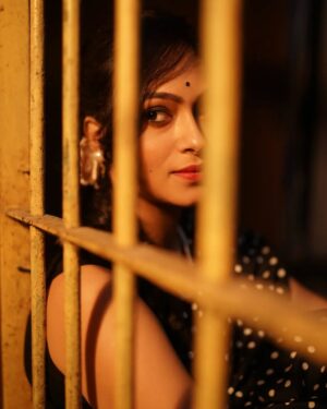 Basabdatta Chatterjee Instagram - #love#photo #positivity #song #goodvibes 

📸@myself_suvam 

💄@sanjhaldermakeupartist

🔗@rudrakshprnads