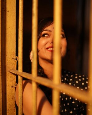 Basabdatta Chatterjee Instagram - #love#photo #positivity #song #goodvibes 

📸@myself_suvam 

💄@sanjhaldermakeupartist

🔗@rudrakshprnads