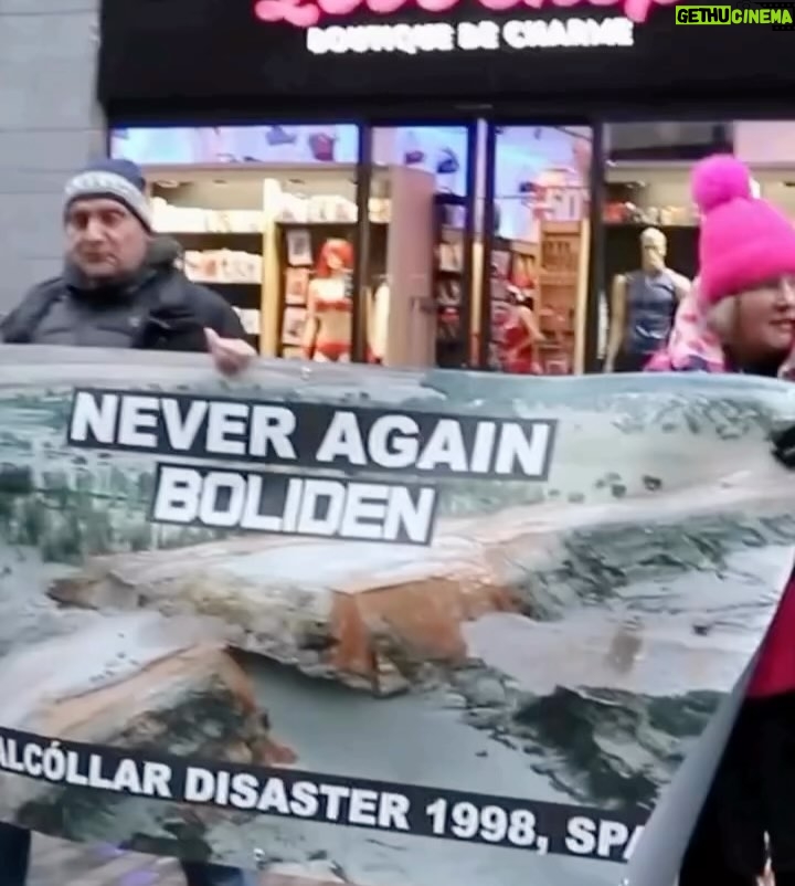 Bojana Novaković - 3.7K Likes - 🇷🇸Proteklih nekoliko meseci bili su toliko ludilo, da tek sad stižemo da delimo neke stvari!
Bojana @bojnovak je u novembru bila u Argentini gde se sastala sa domorodačkim zajednicama koje su pogođene rudnicima litijuma. Stekla je neverovatne prijatelje i radujemo se daljoj saradnji!
Onda, pre nekoliko nedelja, naši saveznici iz Evrope su protestovali protiv ekstrakcije u Briselu i delili pisma o nedostatku rešenja sa klimatskom krizom u kojoj se trenutno nalazimo.
Nedelju dana kasnije, ljudi u Londonu ostavili su pozdrav u kancelariji Rio Tinta.
Danas smo objavili zajedničku žalbu protiv zahteva Rio Tinta da dobije strateški status u okviru CRMA, koju smo sastavili sa Berlinskim timom advokata, Green Legal Impact.
Jurimo okolo pokušavajući da vam prenesemo sve informacije, ali jedva možemo da držimo korak! Nadamo se da ćete se svi lepo odmoriti tokom nove godine i vidimo se za nastavak borbe u 2025.
🇬🇧 These past few months have been crazy, we have missed sharing so many things.
In November, Bojana went to Argentina and met with the Indigenous communities affected by lithium mines. We’re looking forward to working together in the new year.
A few weeks ago our allies from Europe protested and handed out letters in at Critical Raw Materials Week.
A week later, people in London left a greeting at the Rio Tinto office, in solidarity with our movement and the current protests against corruption in Serbia.
Today we released our joint complaint against Rio Tinto’s request to receive strategic status under the CRMA, put together with the amazing team from Berlin, Green Legal Impact.
We are chasing out tails trying to get all this information out to you but it’s been so busy we can barely keep up! We hope you all have a nice break over the new year. See you in the new year to kick more extractivist ass. #marssadrine