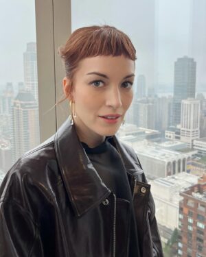 Britt Lower Instagram - the goats lay the eggs 

#helly

stylist: @rosefordestudio 
hair: @kennaland_brooklyn / @kenna_hair_ 
makeup: @zoetaylormakeup 

🖤
@pjohnsontailors 
@thefrankieshop 
@alexisbittar 
@louboutinworld 

🖤
@independentpublicrelations 
@liyah 

ty @appletv