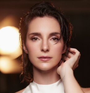 Actress Carla Baratta HD Photos and Wallpapers December 2024