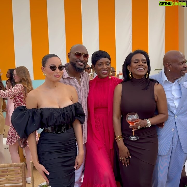 Caroline Chikezie - 7.9K Likes - Great times with great people at the LA @veuveclicquot Polo Classic. We enjoyed ResponsBUBBLY! 🍾🥂#VCPoloClassic #LiveClicquot 🐎🏑