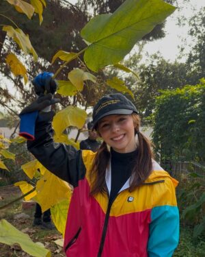 Chelsea Cook Instagram - ✨stardew valley irl ✨
A little late ~ but had such a wonderful time volunteering at the @solanocommunitygarden and @lagardencouncil with the @twitch Women’s and Black guild! Thank you to everyone who came by and supported. It’s always wonderful to see communities come together for good! ❤️ 🪴