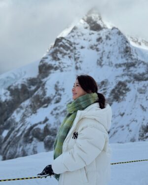 Chen Xiuhuan Instagram - Top of Europe! 
My first visit to the breathtaking Mt. Jungfrau, Freezing cold but was just amazing and magical. Grateful for clear skies and the rare serenity of a quiet day. Truly unforgettable!

站在欧洲之巅，第一次踏上少女峰，眼前的美景令人惊叹！天气晴朗，游客稀少，这份宁静更显珍贵。真是一场难忘的梦幻之旅！

#TopOfEurope 
#Jungfrau 
#Switzerland 
#BreathtakingViews #UnforgettableExperience #MountainAdventure
#欧洲之巅 
#少女峰 
#瑞士 
#美景如画 
#难忘经历 
#山峰之旅
#陈秀环
#chenxiuhuan