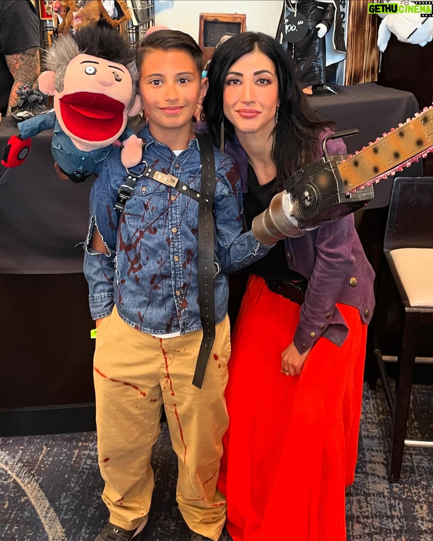 Dana DeLorenzo - 6.1K Likes - Thank you @monsterpaloozaofficial and all you Filthy and Fine fans who came out last weekend for the Ghostbeaters reunion! It was WILD! So much bloody love!! And possessed dolls and markers. Thank you for waiting in line, for sharing your stories and passionate chats about Ash Vs Evil Dead! Special shout out to all my VIP PV’s who I met for the 2nd or 3rd time! 😱 Thanks to Dave for all your help at the table, Courtney at @celebphotoops for her life-saving portable fan, and last but never least big thanks to @dominicm312 at @fullempirepromotions for making it all possible. 🥰👊⚓️💜
Next con: @daysofthedeadhorrorcon #CHICAGO Nov 22-24
p.s. @thekevindurand is so much fun and so great with his fans! He’s a gentle giant. I came up to his armpit.
I was in 3 inch boots. 😆
#sonofmonsterpalooza #ashvsevildead #horrorcon #daysofthedead #horrorfam #ash #kelly #pablo #ashyslashy #ghostbeaters #evildead #evildeadthegame #retrorealms