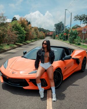 Daniela Antury Instagram - ¡Tu próximo auto te está esperando en @usadosmedellin_fz Arranca el 2025 con un nuevo viaje y un sueño cumplido. ¿Listo para conducirlo?
@fzcollection.co