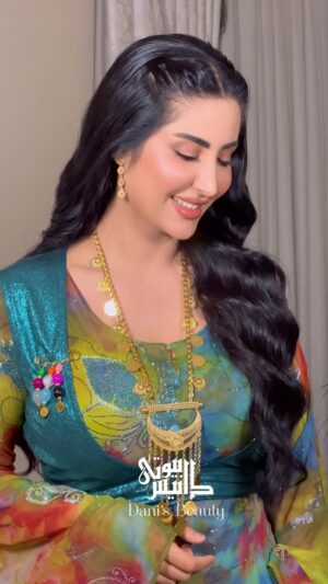 Delnya Mohammadi Instagram - ماشاءالله له جواني و نازداريه كه ي 🤍🔥
@dlnia_mohammadii 🤍
Hairstyle @dost__mohammed 
Jlakani @jawdat_tailor 
@danis_beautyy 
@daniosman