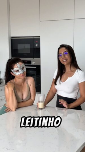 Diana Melancia Instagram - E vocês, preferem de manhã ou à noite?🥛🥛
#leite #milk #perguntas #ask #love #amor #cozinha