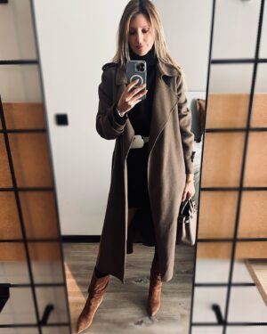 Diana Pereira Instagram - Look do dia . Boa semana a todos 😉 , dia de viajar . #look #outfit #moda #fashion #hermes #birkin #tvshow