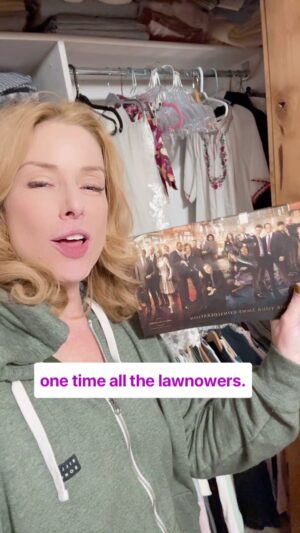 Diane Neal Instagram - Killing me #funny #ebay #lawandorder #svu #wheeloffortune #celebrity #neilpatrickharris #tote #holiday #presents #butch #plumber #lovedit#caughtthespirit