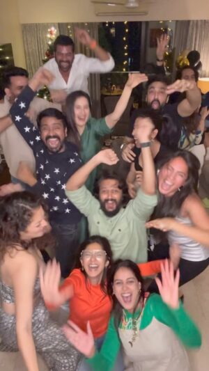 Drashti Dhami Instagram - Join us in sayin’ Heya to our playah, Riteish D with Big props…and cheers to this routine of choreographed and rigorously rehearsed dance dos and our unco-ordinated yet unabashed moves to his groove at every party… and in life! 
How blessed are we to have you, share you in close company and celebrate you everyday. 
Happy birthday… @riteishd we love you! 💗💗💗