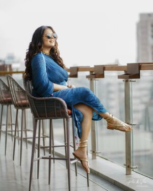 Drashti Dhami Instagram - Twinkle twinkle, little star ⭐️
My baby is coming ,👶🏻
It won’t be far ♥️🤰🧿

🅑🅤🅜🅟 🅦🅔🅐🅡 @saakshakinni

🅜🅐🅚🅔 🅤🅟 my forever & ever fav @shaylinayak 

🅗🅐🅘🅡 @reemashairdo