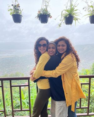 Drashti Dhami Instagram - From being babies to being 40 we have come a long way. Happy 40th baby @kinnikamat 🥳🥳🥳. Celebrating milestones and more ❤️❤️. #birthday #goodvibes #40