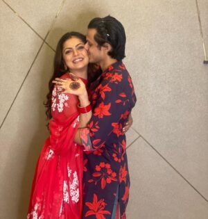 Drashti Dhami Instagram - My hubby bestest ♥️
My hubby luckiest 😂
Happy happy karwa chauth vibes 😘