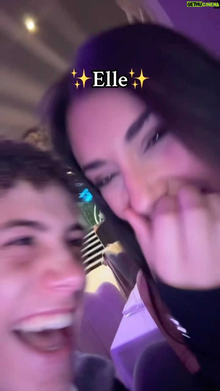 Elisa Ezzedine - 8.4K Likes - Jamais sérieux 🥜