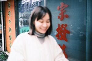 Enno Cheng Instagram - 最近是專輯錄完第一階段（對，才第一階段）在養身體，報告一下。天冷多事，大家保重身心。

圖為拇指外翻權威（？）