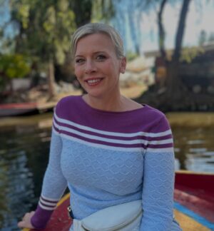 Eva Habermann Instagram - Ich habe mir gestern nochmal viel von Mexiko-Stadt angeschaut, und es gibt hier so viele schöne, unterschiedliche Viertel. 
Ich war in Coyoacán, Xochimilco, San Ángel und bei der Catedral de Guadalupe. Hier ist alles so schön bunt! 🎨

#mexico ❤️ #travel #blogger #color #actress #evahabermann
