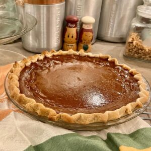 Faith Ford Instagram - Nothing like a fresh baked home made pumpkin pie for Thanksgiving! Hope you all have a blessed day! 🍁🥧🍂