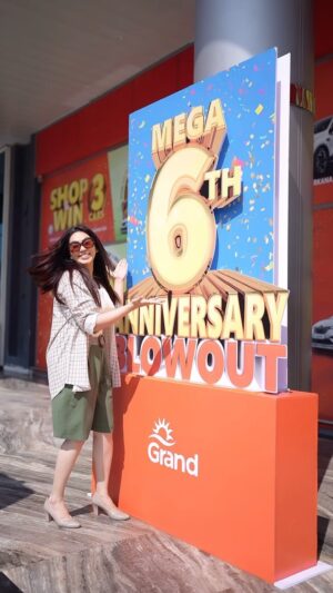 Firoza Khan Instagram - Grand mall sharjah Mega 6th Anniversary Blowout
Offer valid from 7th to 10th November
📍Grand Mall, Al musallah - Sharjah 

#explore #viral #uae #reels #dubai #video #trend #shopping #offers #sharjah #anniversary #6th #grand