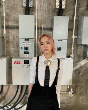 Gigi Cheung Instagram - 謝謝能在妳的念裏繼續連結
由紅館帶我嚟埋澳門的威尼斯人👯‍♀️
台上的妳閃閃發光 
謝謝妳的音樂帶了力量給大家
繼續快樂 @pantherchan 💞

make up @angelmok_makeup 
hair @myos_cliffchan 
styling @huberttsui 
outfit @ithk @junyawatanabe @noirkeininomiya