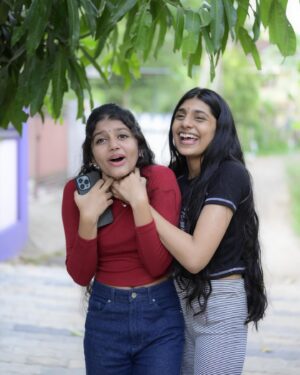 Gouri Gadhuzz Instagram - 🥹😂 #unexpected 

📸: @abhishek_manglavil ✨

#fyp #nivy #nivyynivedya