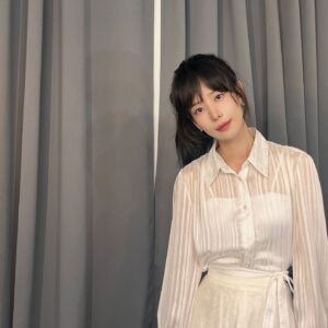 Ha Da-in Instagram - 🖤🤔🍬💃🏻🐩💡
 more