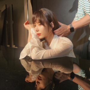 Ha Da-in Instagram - 🖤🤔🍬💃🏻🐩💡
 more