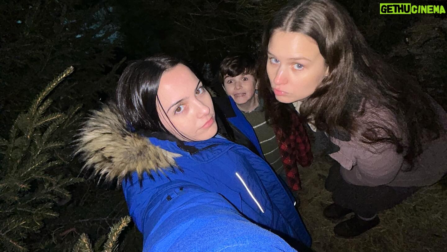 Hannah Cheramy - 55.1K Likes - lil season 3 dump in honour of finale day
-
Join us tonight for an Instagram live with the Fromily