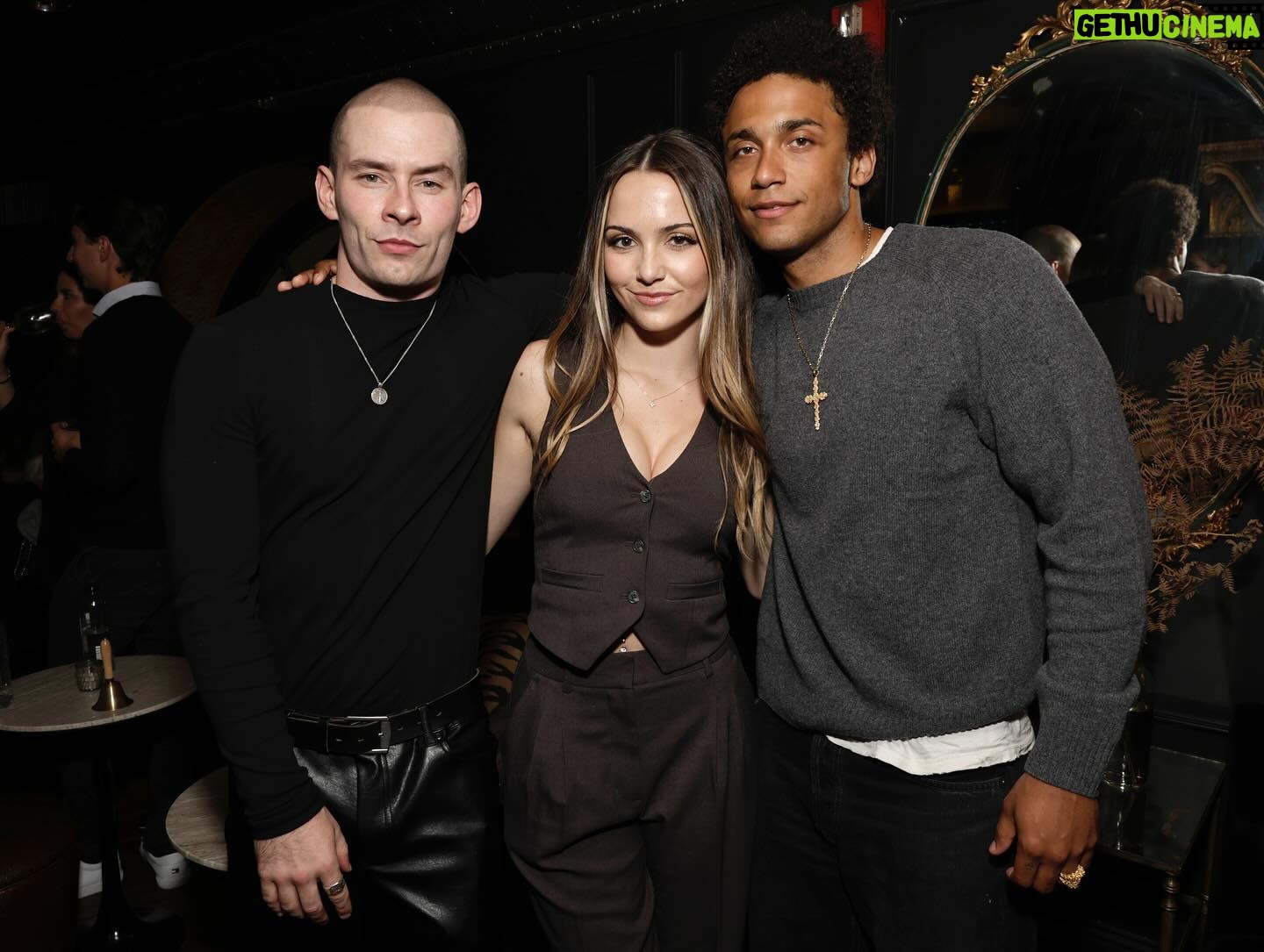 Hannah Cheramy - 29.7K Likes - Had a blast at the season 3 screening of @fromonmgm 🌲
-
-
(Prepare for some crazy shit this season)
-
-
💇♀️: @eddie_cook
💄: @shannonpezzetta