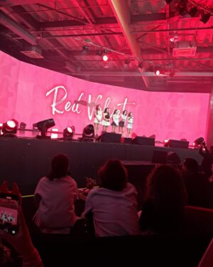 Haruka Tateishi Instagram - Red Velvet x PANDORA シークレットコンサートにお邪魔して来ました💎✨

大好きなレッドベルベットさんとパンドラの世界観に包まれて幸せな時間でした🫶

一つ一つのチャームがとっても可愛くてまた好きなチャームを仲間入りさせるのが楽しみです💓

素敵な時間をありがとうございました💎😊

@theofficialpandora
#パンドラジュエリー
#Pandora 
#PR