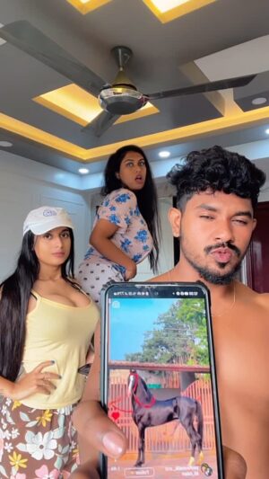 Hemoshree Bhadra Instagram - ZARURAT 🙄