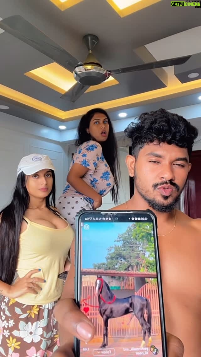Hemoshree Bhadra - 31.5K Likes - ZARURAT 🙄