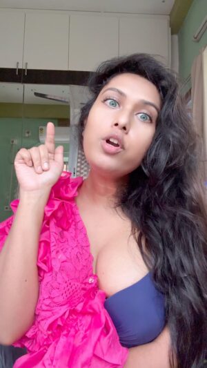 Hemoshree Bhadra Instagram - Guys yea abhi bohot jyada ho raha hai 😡