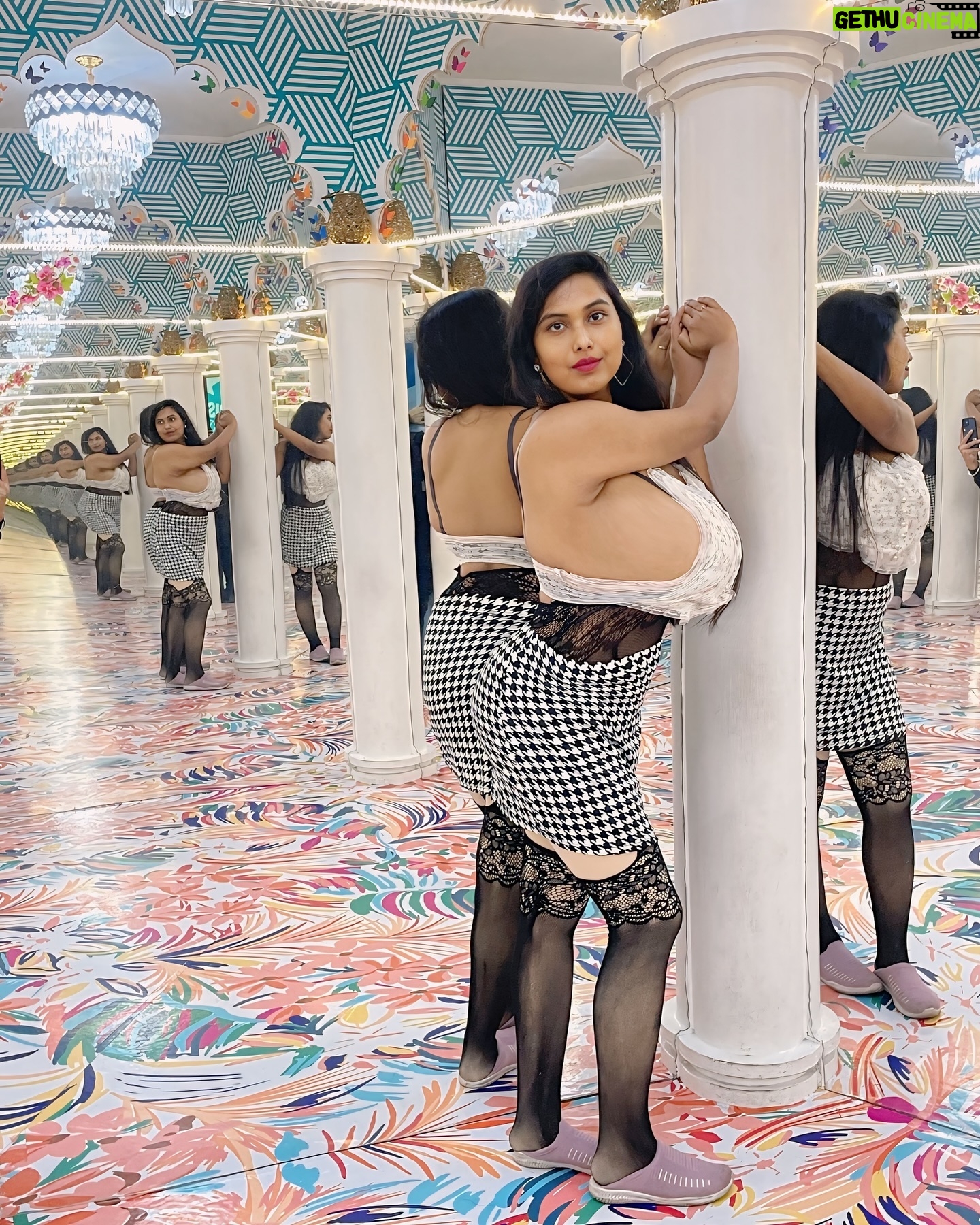 Hemoshree Bhadra - 16.7K Likes - Jane balma ghore pe q sawar hai 😀
