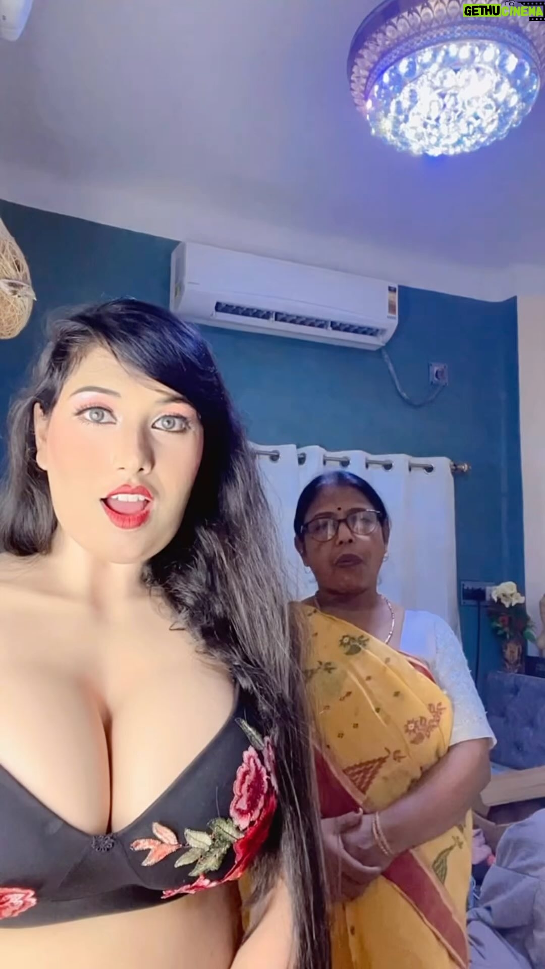 Hemoshree Bhadra - 24.1K Likes - Apsara lag rahi hu na 😀