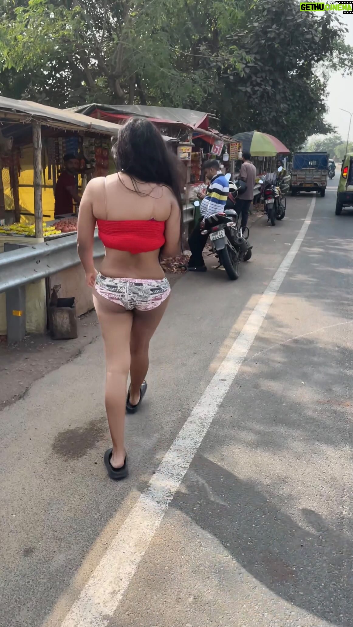 Hemoshree Bhadra - 437K Likes - Mai aj chai pine gayi thi😀😀