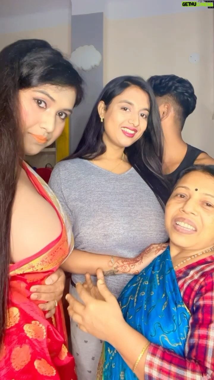 Hemoshree Bhadra - 94.6K Likes - Kis ka? 😀