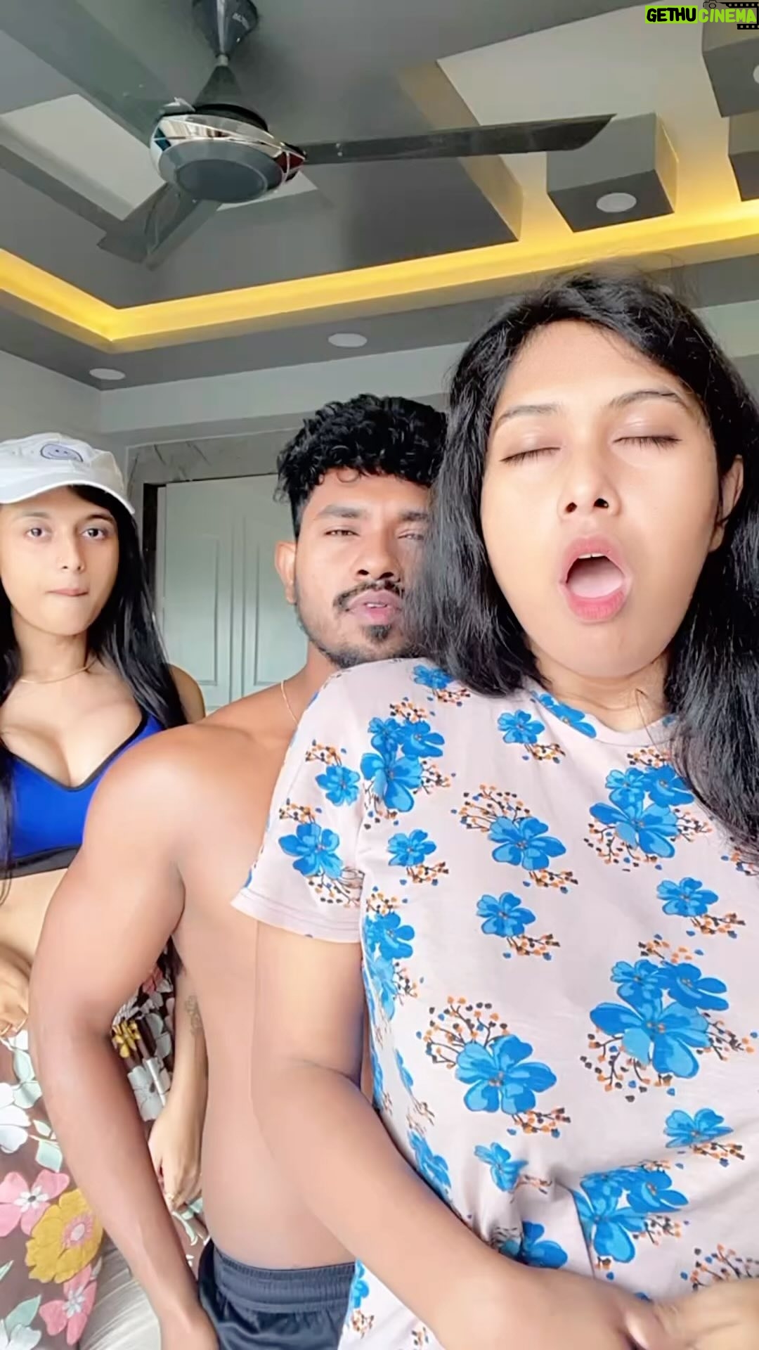 Hemoshree Bhadra - 21.8K Likes - Bolte ho azadi 🙄