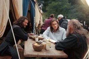 Henessi Schmidt Instagram - Valhalla family on film 🤍🤍📷
@netflixvalhalla #bts #season3