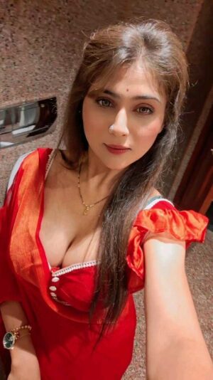 Hiral Radadiya Instagram - Link in bio