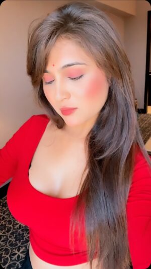Hiral Radadiya Instagram -