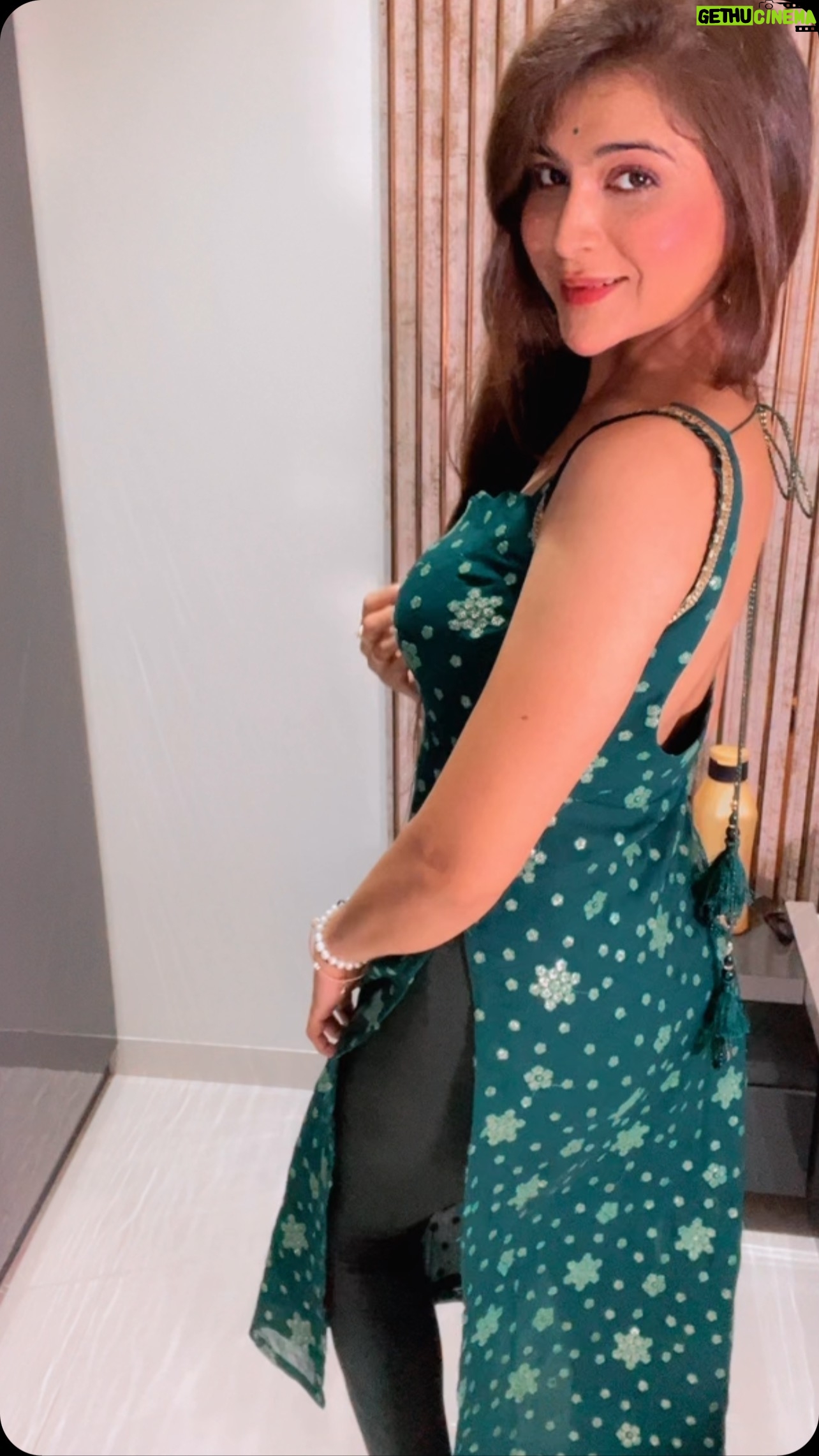 Hiral Radadiya - 7.7K Likes - 