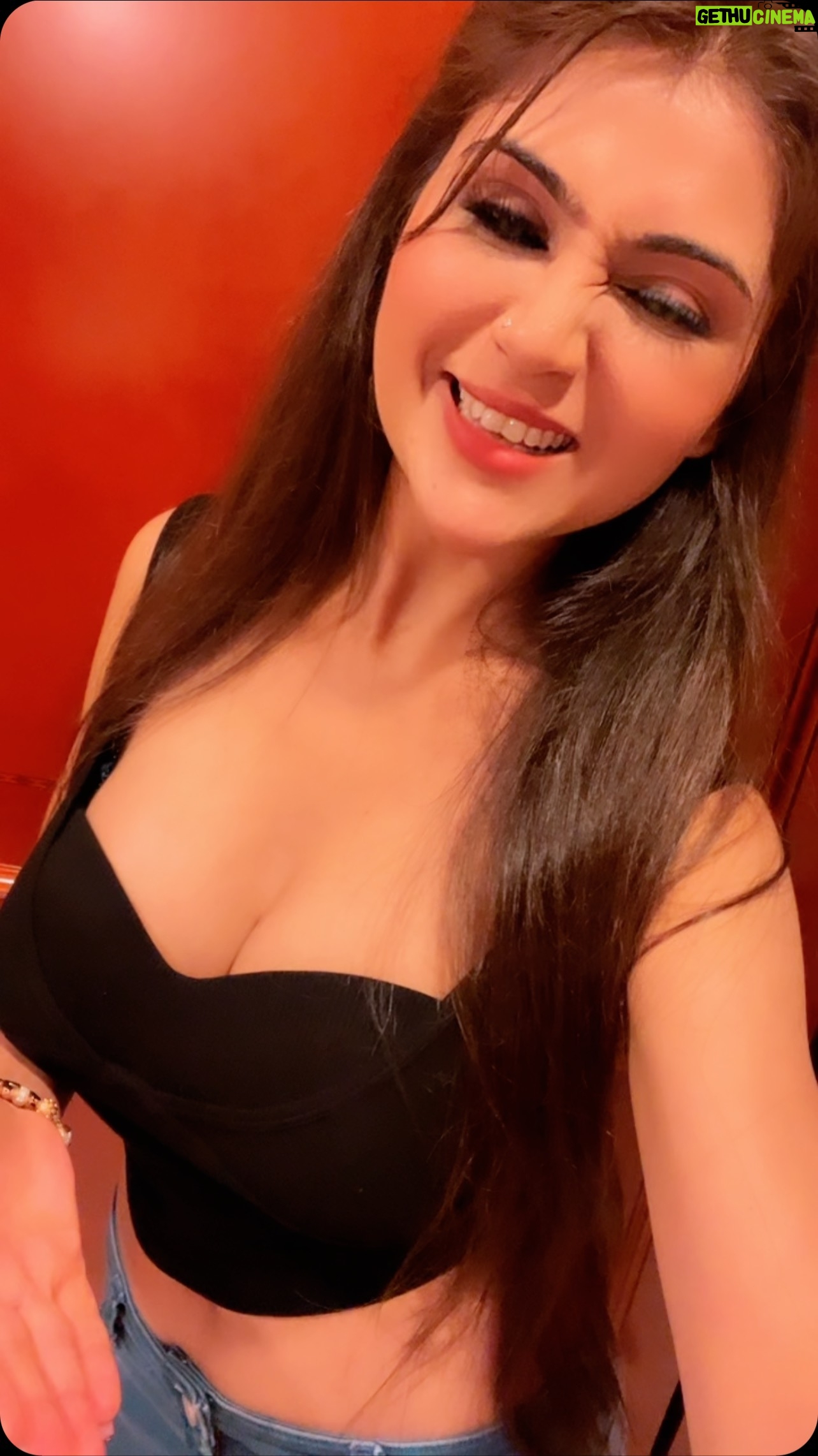 Hiral Radadiya - 6.3K Likes - #dubai #dubailife #dubaimall #dubai🇦🇪 #dubalinkifamily...if you want know more information about me...link in bio...book a video call..im dubaiavailable for the people of dubai 😀 😉😉